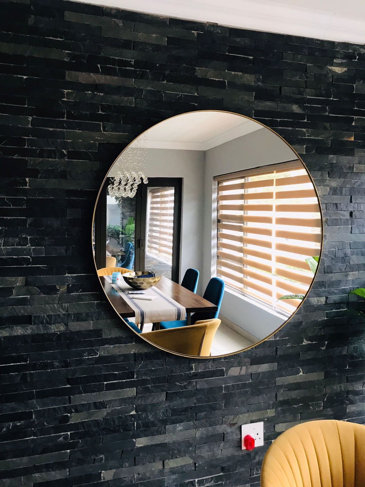 Interior mirror detail