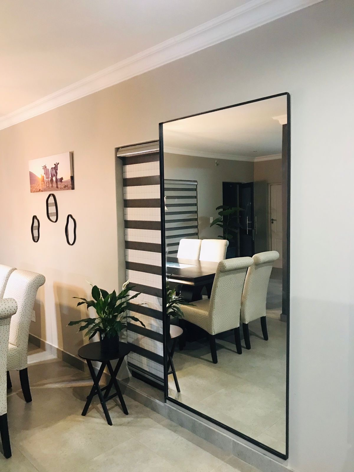 Handcrafted mirror detail